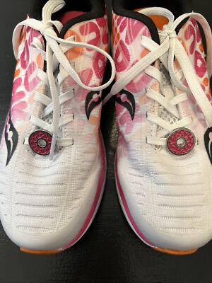 Saucony Dunkin display picture 1