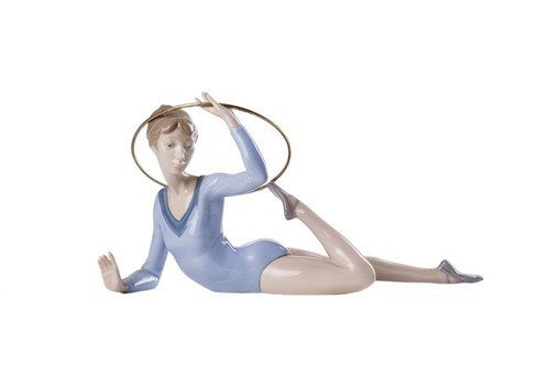 LLADRO Porcelain Figurine Girl Gymnast W Ring Statue Sculpture 9" MADE IN SPAIN