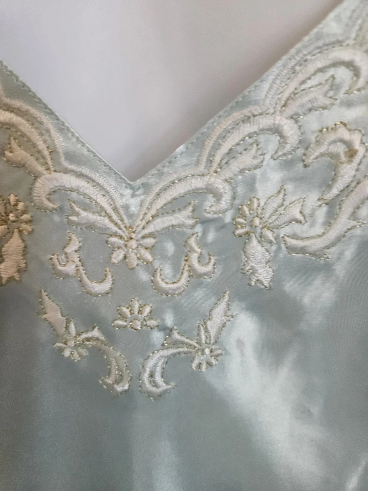 Camisón corto Morgan Taylor verde menta líquido satinado quimise correas ajustables talla M Foto 3 de 4