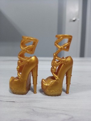 Monster High Gigi Grant Freaky Field Trip Gold Heels Shoes Boots Mattel 2014