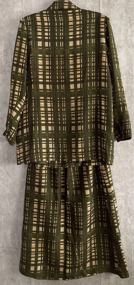 Terry Lewis Clásico Lujo Colección Seda 3 piezas Verde Tostado Chaqueta Falda Conjunto Talla Pequeña Foto 2 de 4