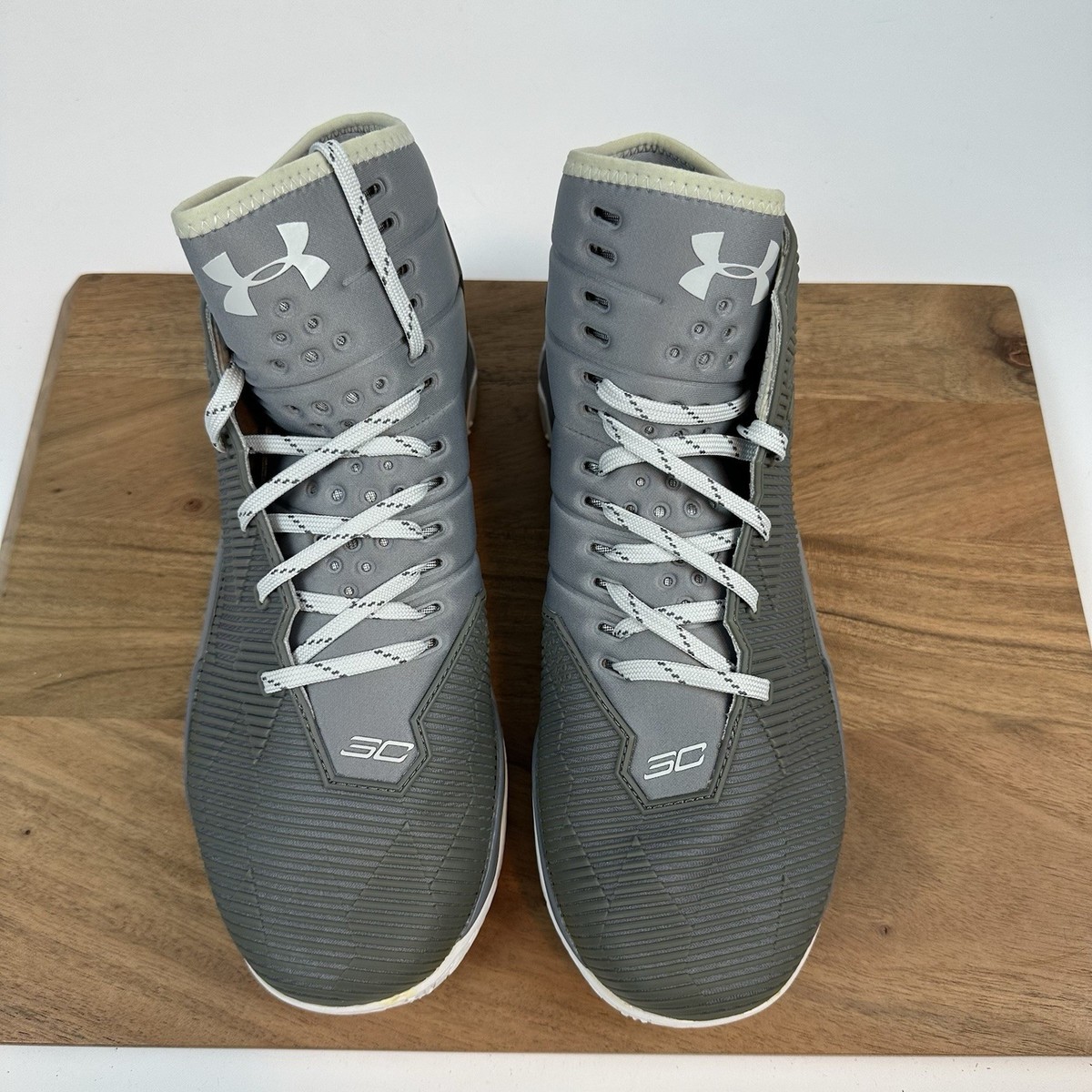 New Mens Under Armour Curry 2.5 Basketball Gray Athletic  display picture 1
