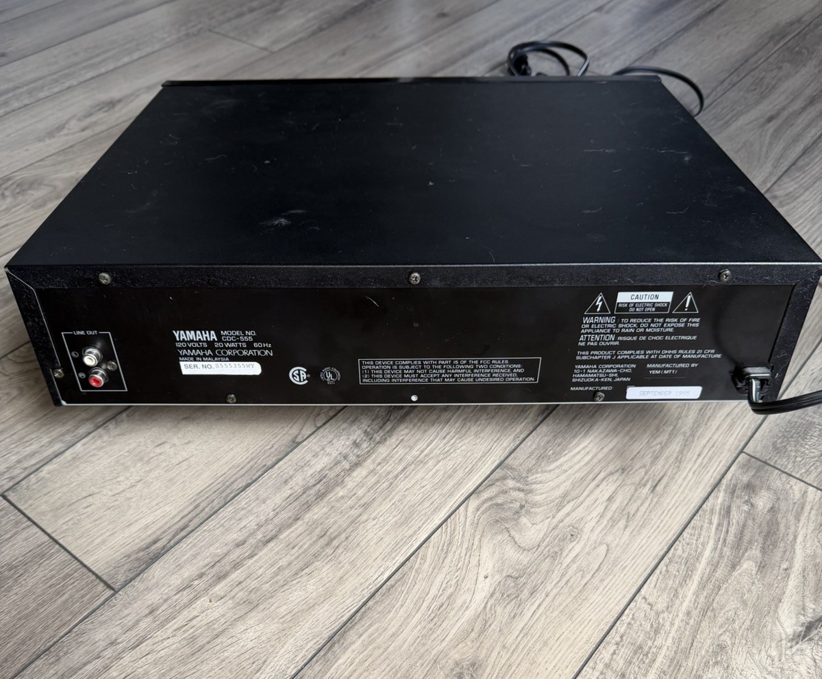 Yamaha CDC-555 5-Disc CD Player Changer w/ Remote & Cables Tested