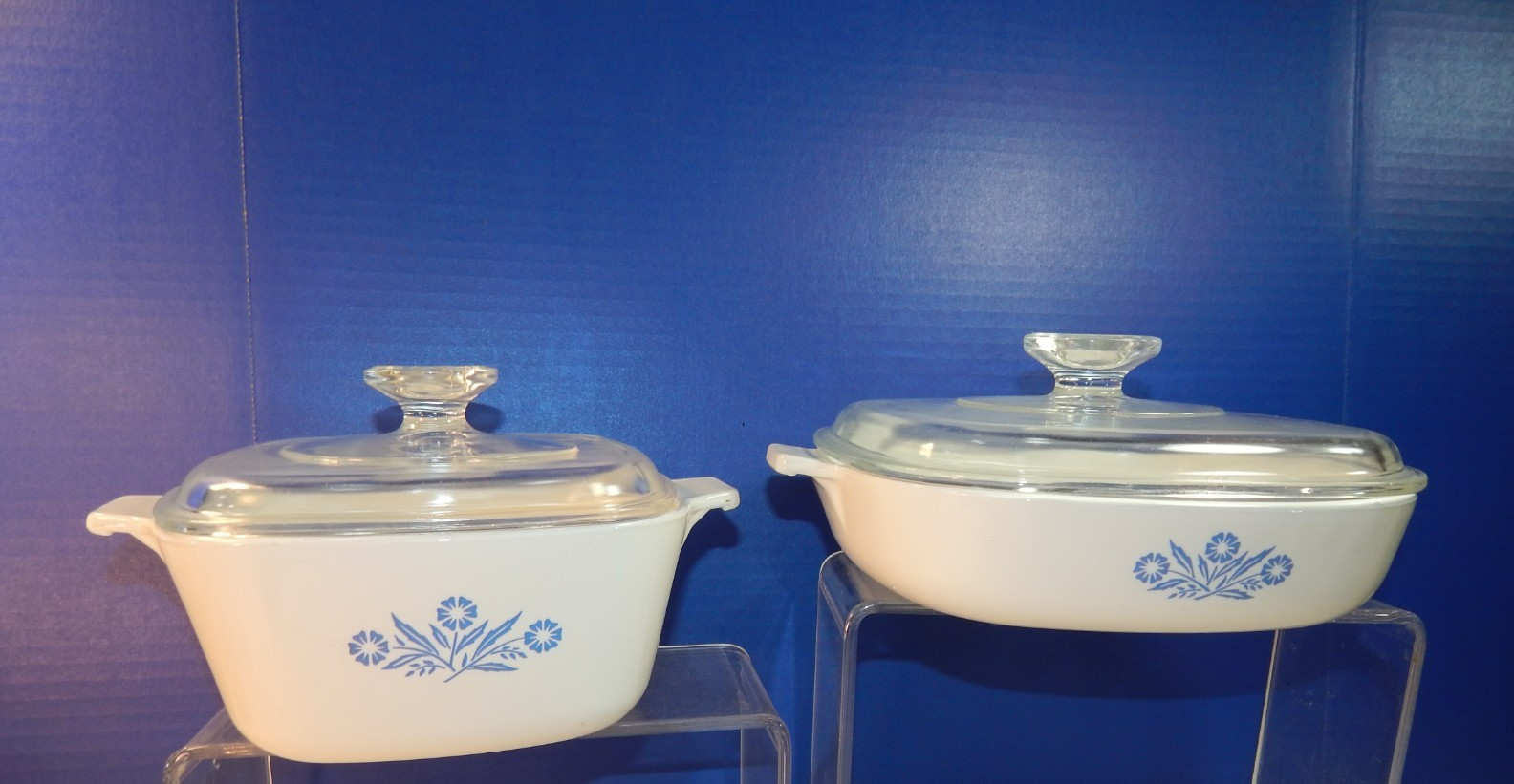 Corning Ware Blue Cornflower A-8-B - 9”  and  1 1/2 Qt Casserole Pyrex lids VGC