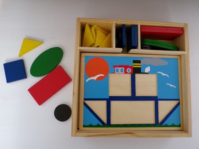 MELISSA & DOUG BEGINNER PATTERN BLOCKS- 5 DOUBLE SIDED SCENES & 29 WOODEN SHAPES