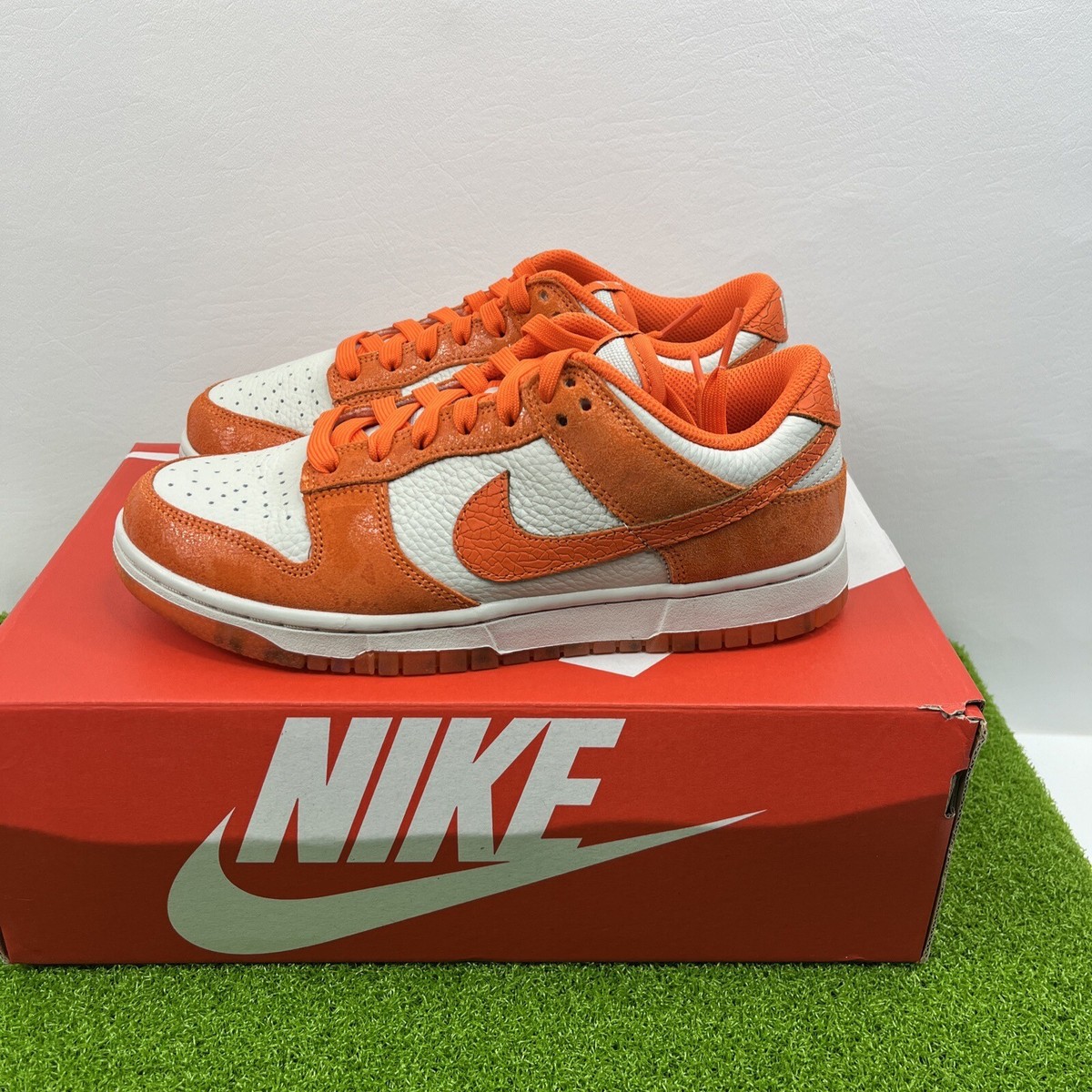 Women's Nike Dunk Low 