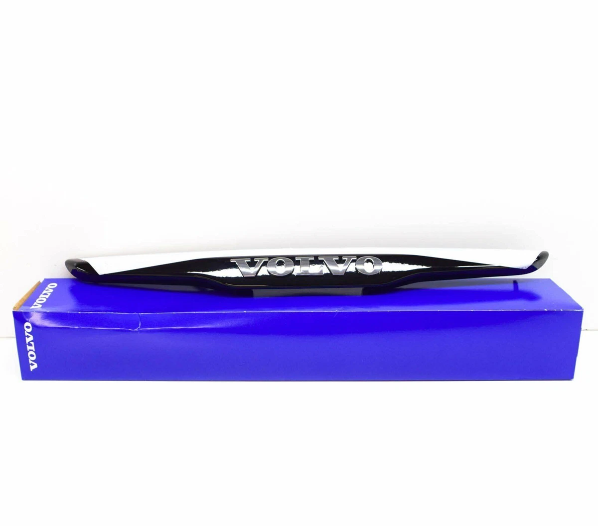 Volvo c30 hatch handle outlet