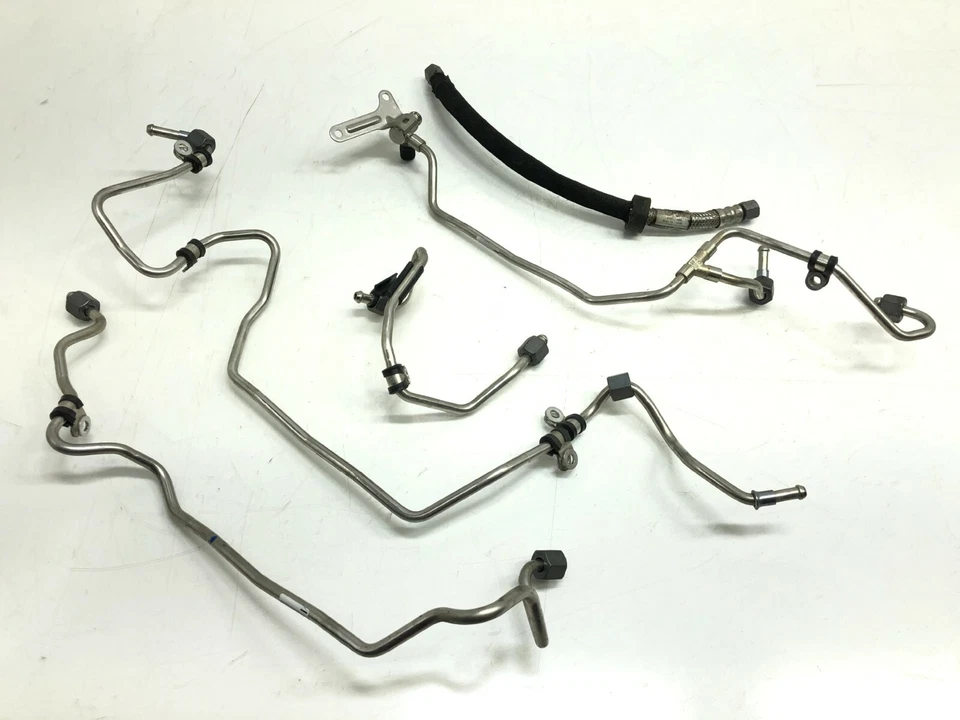 Juego de línea de inyector de combustible Mercedes-Benz CLS550 2012-2018 OEM. Foto 3 de 4