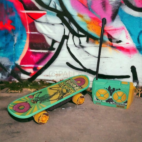 RC SKATEBOARD URBAN FERNGESTEUERTES SKATEBOARD 22 CM - 第 1/2 張圖片