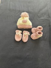 Handmade Crocheted Baby Hat,mittens And Booties For 0-3 Months Old Baby