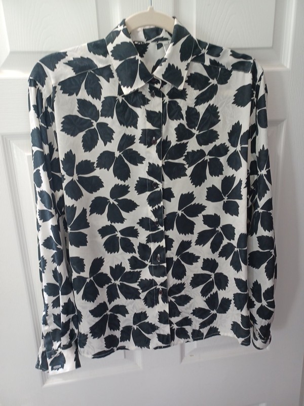 CARLISLE black white Floral Long Sleeve Button Down Shirt Size 6
