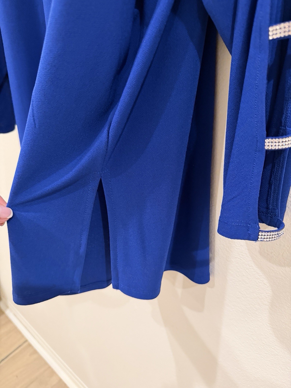 89th + Madison Women's Plus Size 2X Top Shirt Top Royal Blue Rhinestone Sleeve