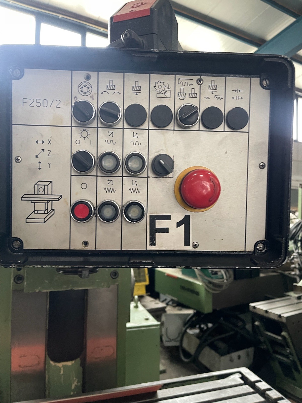 Auerbach FW 250x1000/2 – Universalfräsmaschine – Bild 2