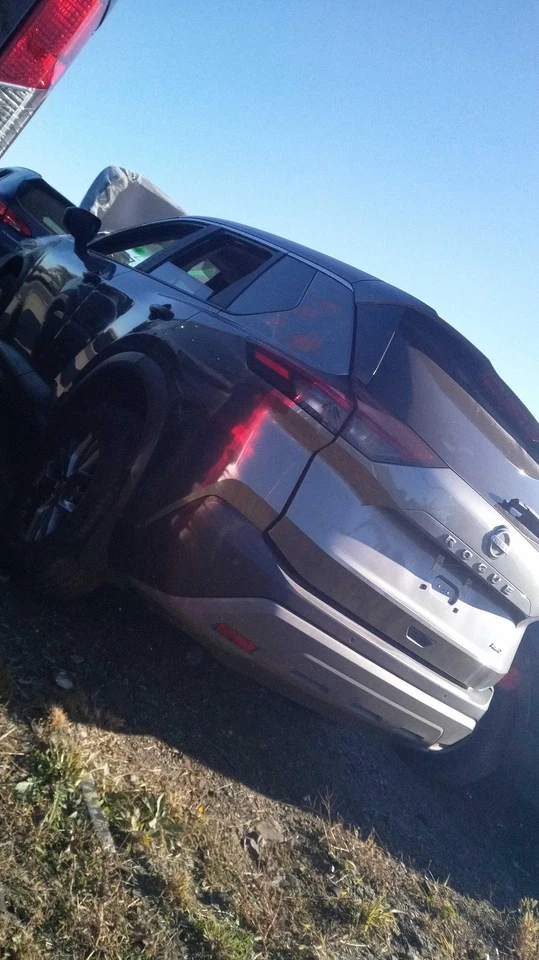 Guardabarros delantero izquierdo usado se adapta a: Nissan Rogue 2023 construido en Estados Unidos delantero izquierdo grado A Foto 3 de 4