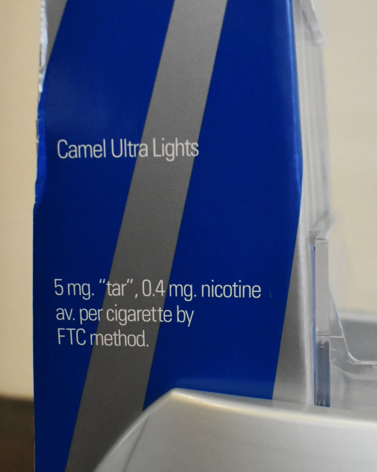 Camel Cigarettes Lighted Store 20 Pack Display Rack Lighted Cigarette ...