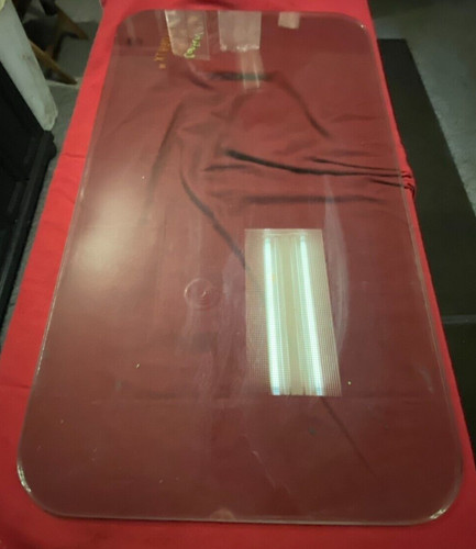 99 FREIGHTLINER century daycab rear  WINDOW GLASS  36 X 21, 22-44530-001