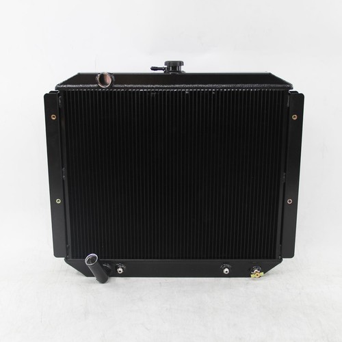 Black Radiator For Mitsubishi Pajero NJ NK NL 3.5L 6G74 V6 Petrol 3Row Aluminum - Picture 2 of 7