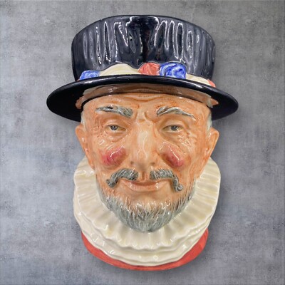 1946 Royal Doulton English Porcelain Character Toby Jug Beefeater D6206 EX+