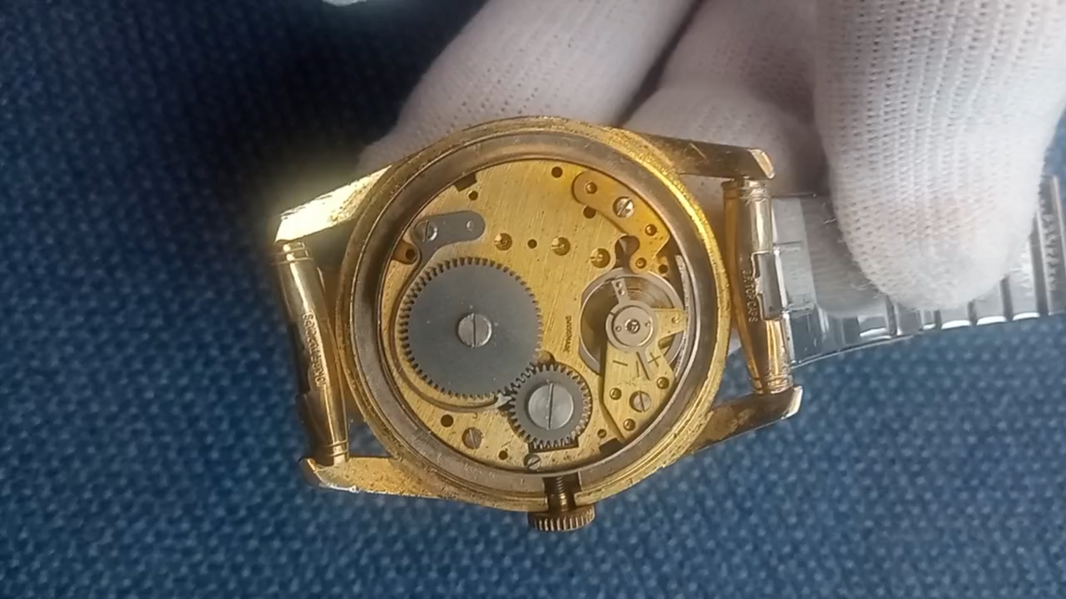 Vintage SORNA Calendar Gold Tone Hand Winding Mechanical