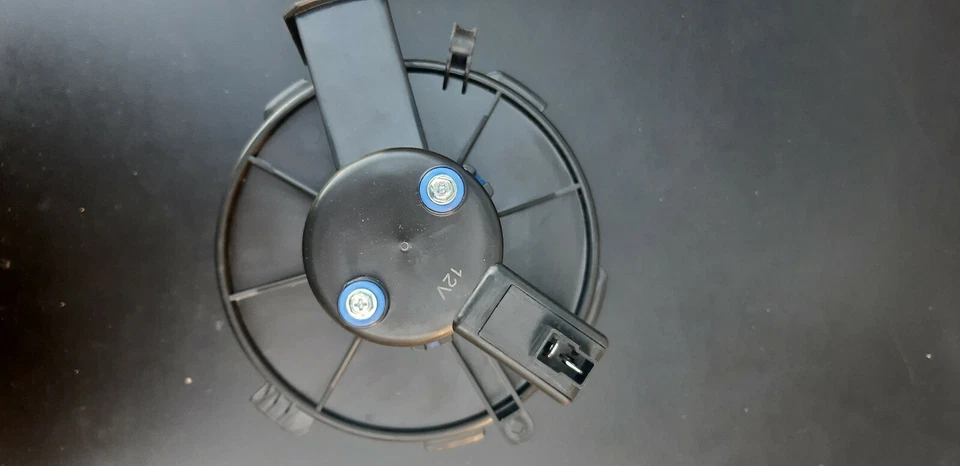 Soprador interno HELLA 8EW 351 039-211 PEUGEOT 307 - Imagem 2 de 4