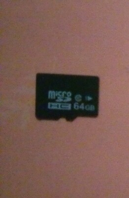 SanDisk Ultra 64GB Class 10 MicroSDXC Memory Card (SDSQUNC-064G-GN6MA)