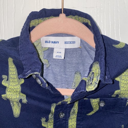 Old Navy Printed Button Up Boys Sz S (5) Navy Blue W Gators - Picture 2 of 3