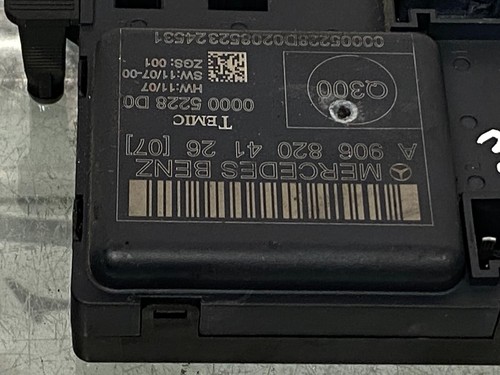 (AS) MERCEDES BENZ W906 SPRINTER FRONT DOOR CONTROL MODULE ECU RIGHT 9068204126 - Picture 2 of 4