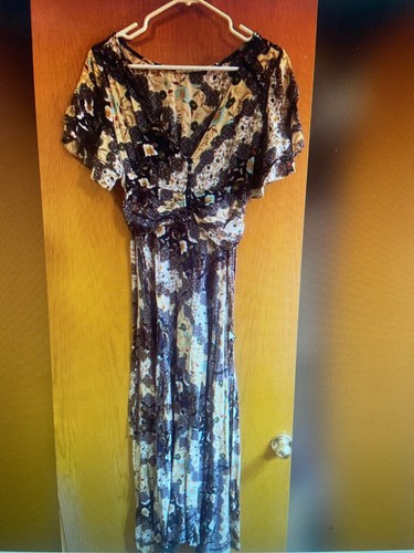 abel womans dress