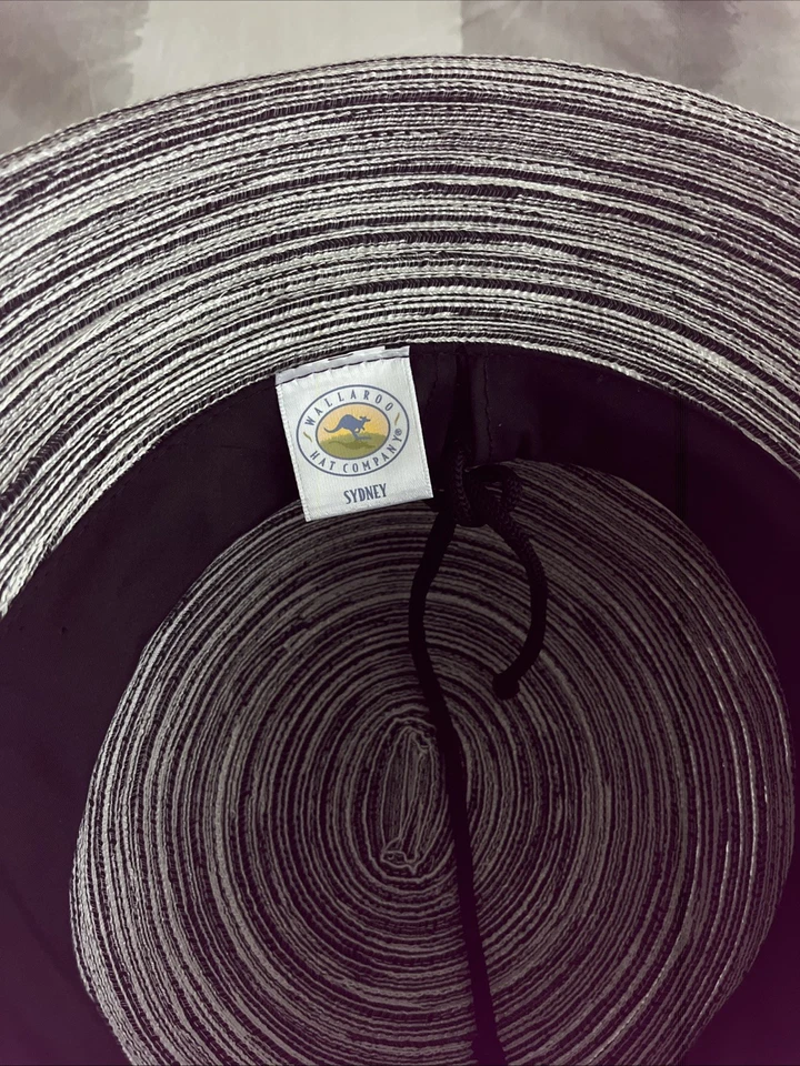 Wallaroo Sydney Sombrero de Paja Blanco y Negro Ajustable Impecable Foto 3 de 4