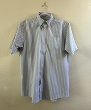 L.L. Bean Men's Blue Wrinkle Resistant Pocket Button Down Shirt Size 16.5 Reg