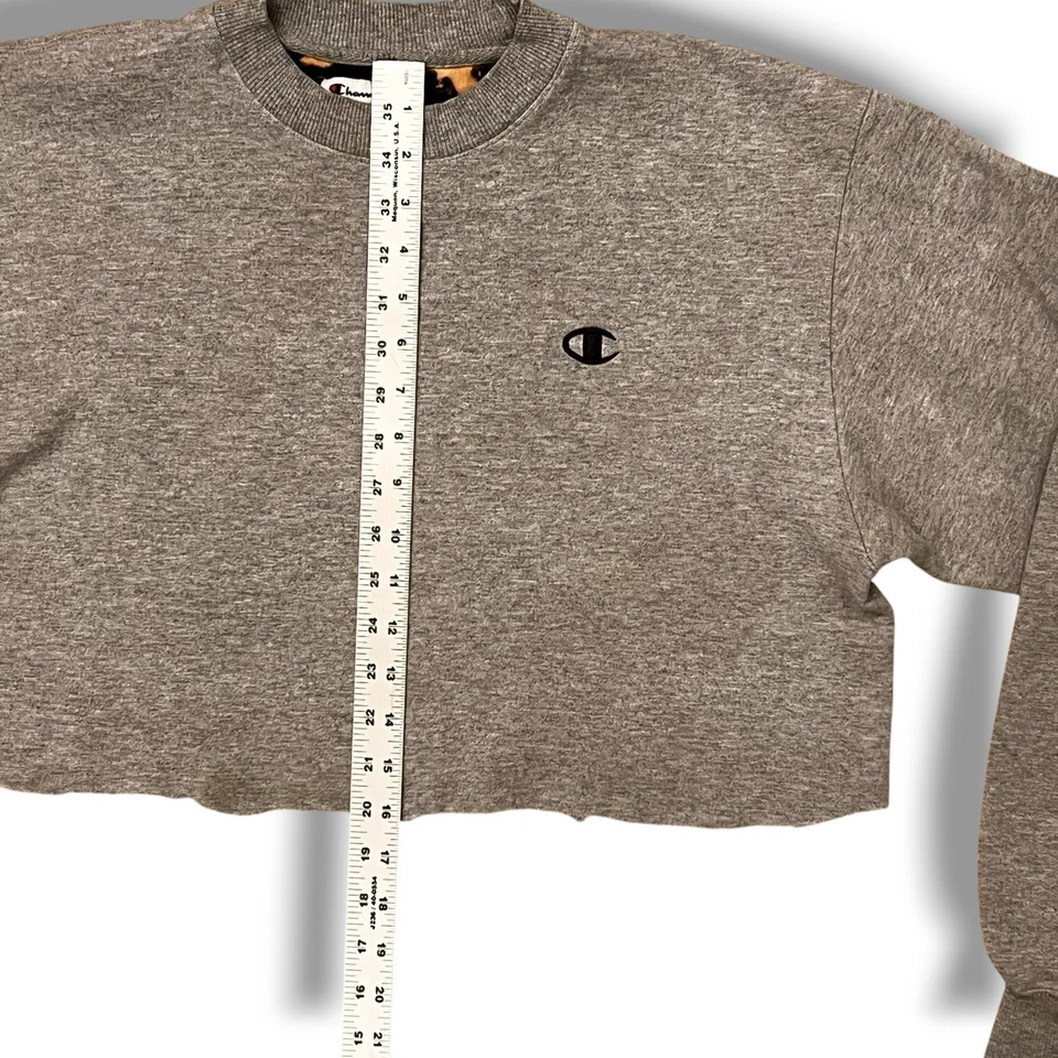 Champion Tejido Inverso Recortado Corte Crew M Gris Mujer’s Sudadera Destrozada Foto 4 de 4