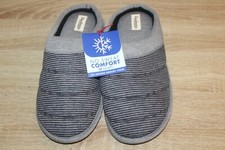 NWT Dearfoams Men's Stripe Scuff Memory Foam Slippers in Black and Grey
