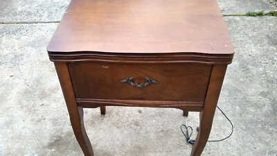 VTG Black Diamond Zig Zag Sewing Machine 1093-TW 70252 Knee