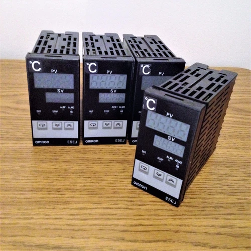 OMRON E5EJ-A2HB-F TEMPERATURE CONTROLLER