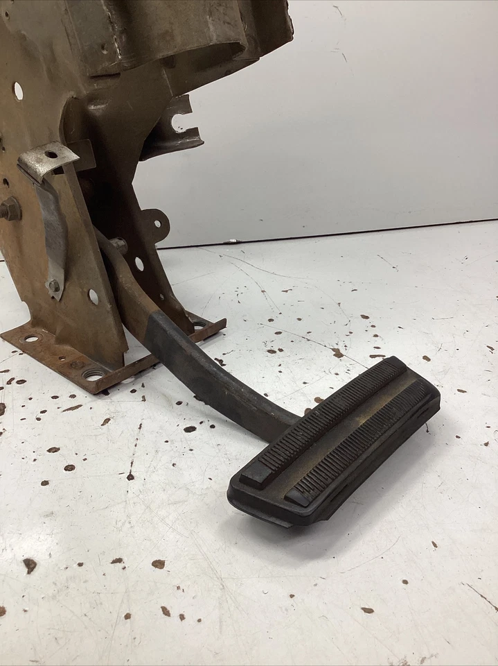 Ford Lincoln Mark V 1977 1978 1979 montaje de pedal de freno Foto 3 de 4