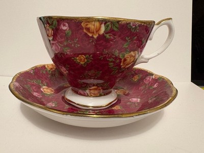 Vintage Royal Albert China Old Country Roses ''Ruby Lace'' Tea Cup/Saucer