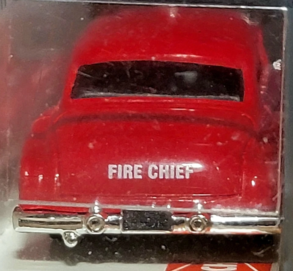 Busch #44711 1:87 1950 Buick Fire Chief  - Image 3 of 4
