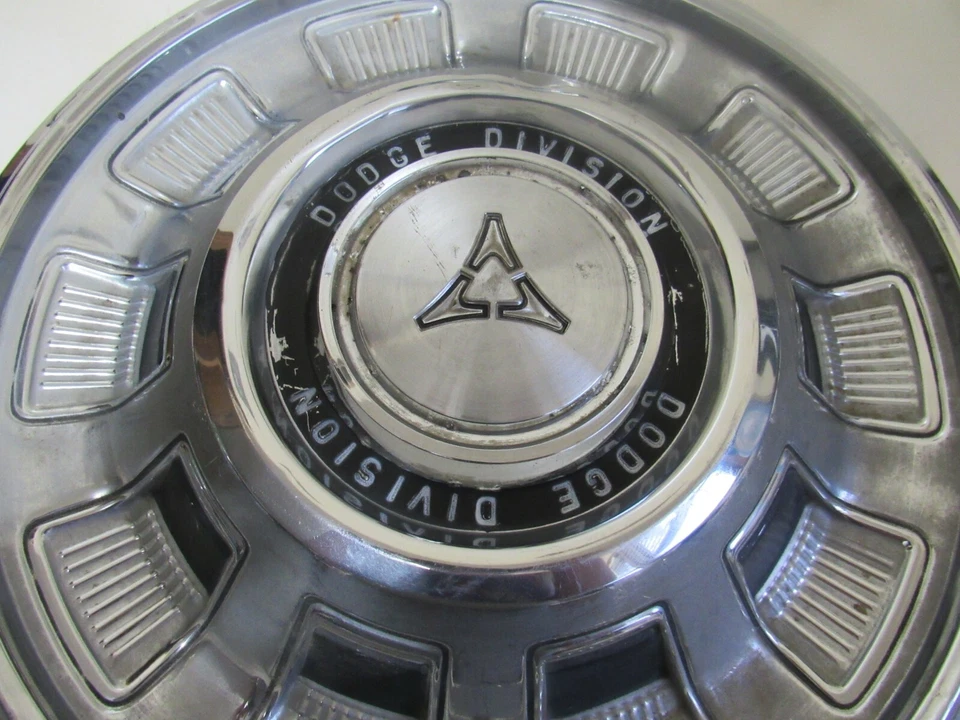 Dodge Division Polara 1969-1971 vintage, Mónaco, Coronet, tapacubos dardos Foto 2 de 4