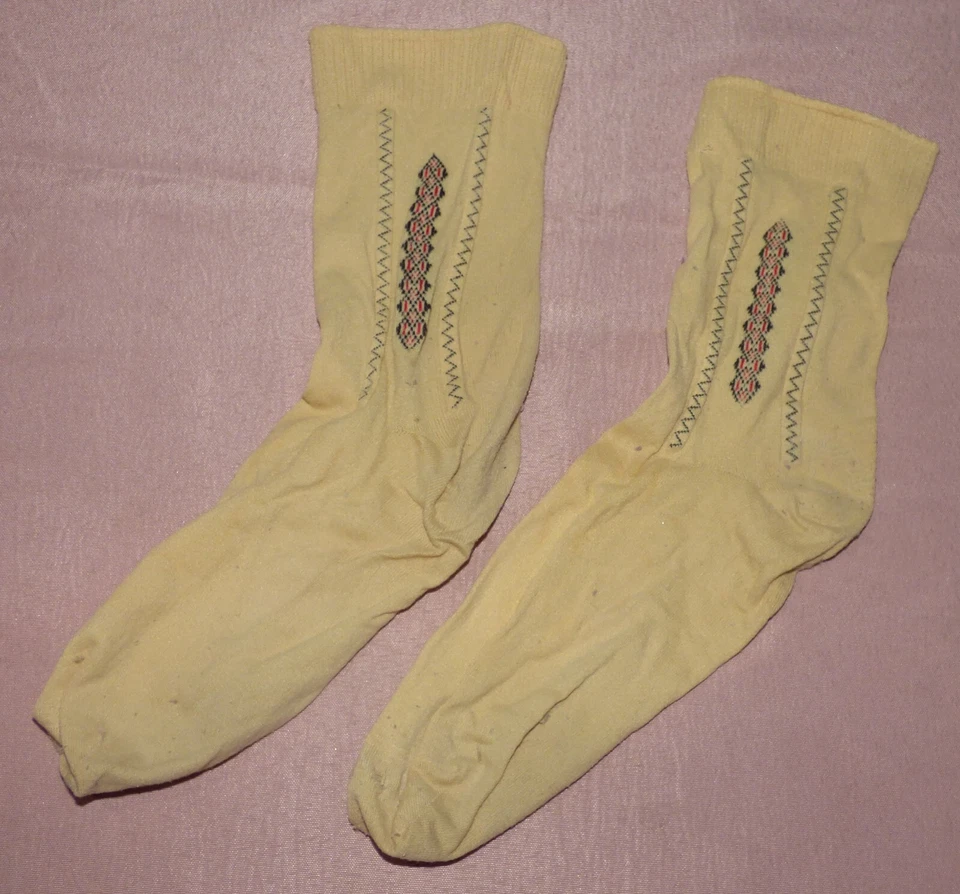 Calcetines bordados vintage Foto 2 de 4