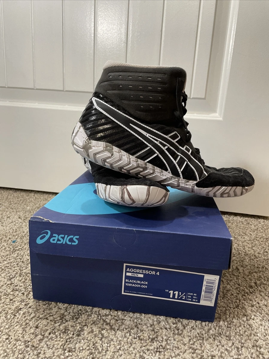 Asics aggressor 4 clearance black and gold