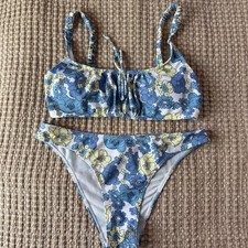 Women s Bikini Set Size M White Blue Floral NWOT