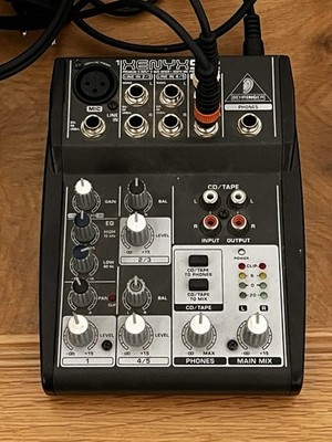 Behringer Xenyx 502 Mischpult mit Kabel