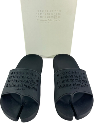 MAISON MARGIELA Paris Black Rubber Tabi Men display picture 3