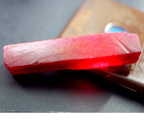 271.65 Ct Certified Natural Burmese Translucent Red Ruby Rough Loose Gemstone - Picture 6 of 6