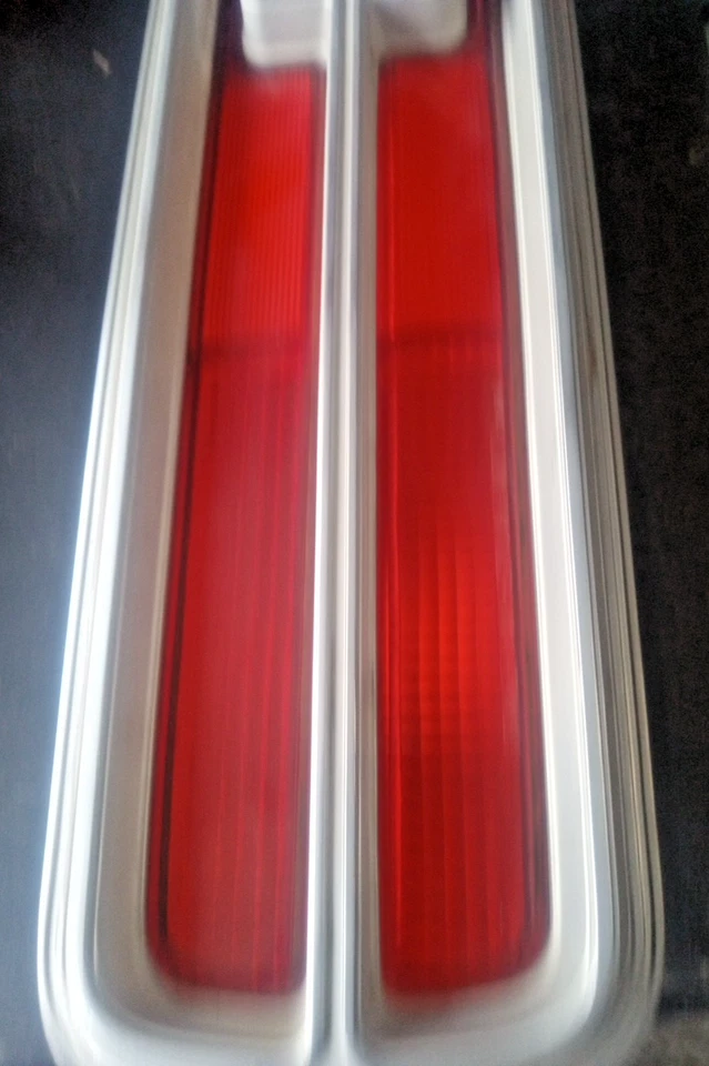 Luz trasera sedán para 74 COLT LOC-201DG Foto 2 de 4