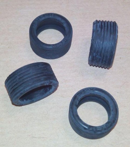 Scalextric neumáticos rayados 18´3x9´8mm (19x10mm) SCX Exin Ninco MSC GOM OSC