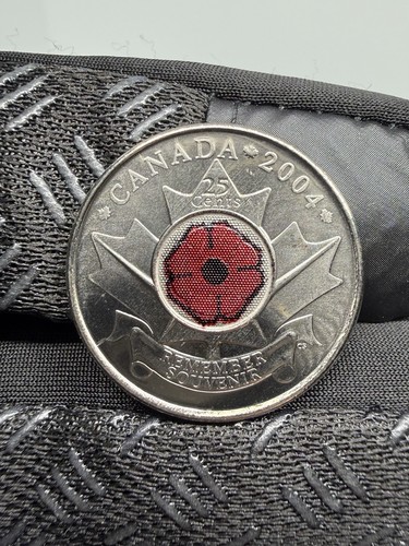 Canada 25 Cents 2004 Remembrance Day Poppy Colorized Quarter BU From Mint Roll
