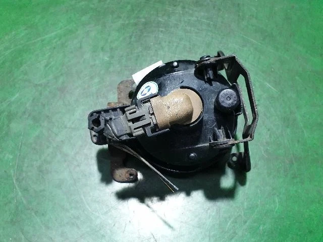 2004 Hyundai Accent New Verna Right Fog Light - Image 4 of 4