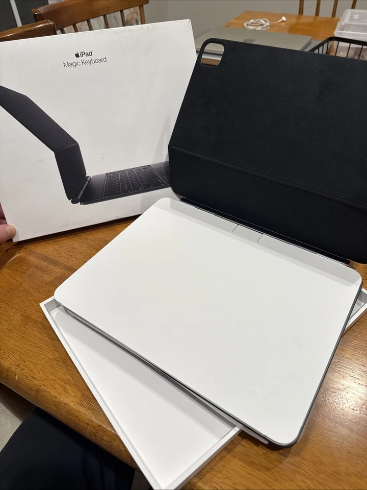 Apple Magic Keyboard for iPad Pro 13" Black MWR53LL/A - Image 2 of 4