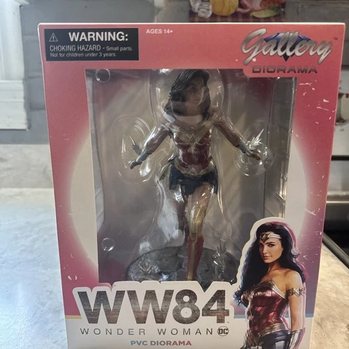 2021 DC Comics Wonder Woman 1984 WW84 Gallery Diorama Figure New Fast Ship